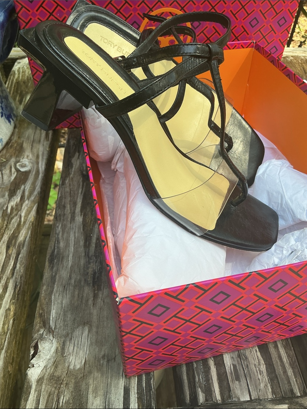 Tory Burch Black Leather T-Strap Sandals with Clear Toe Strap size 7.5 - Picture 2 of 7